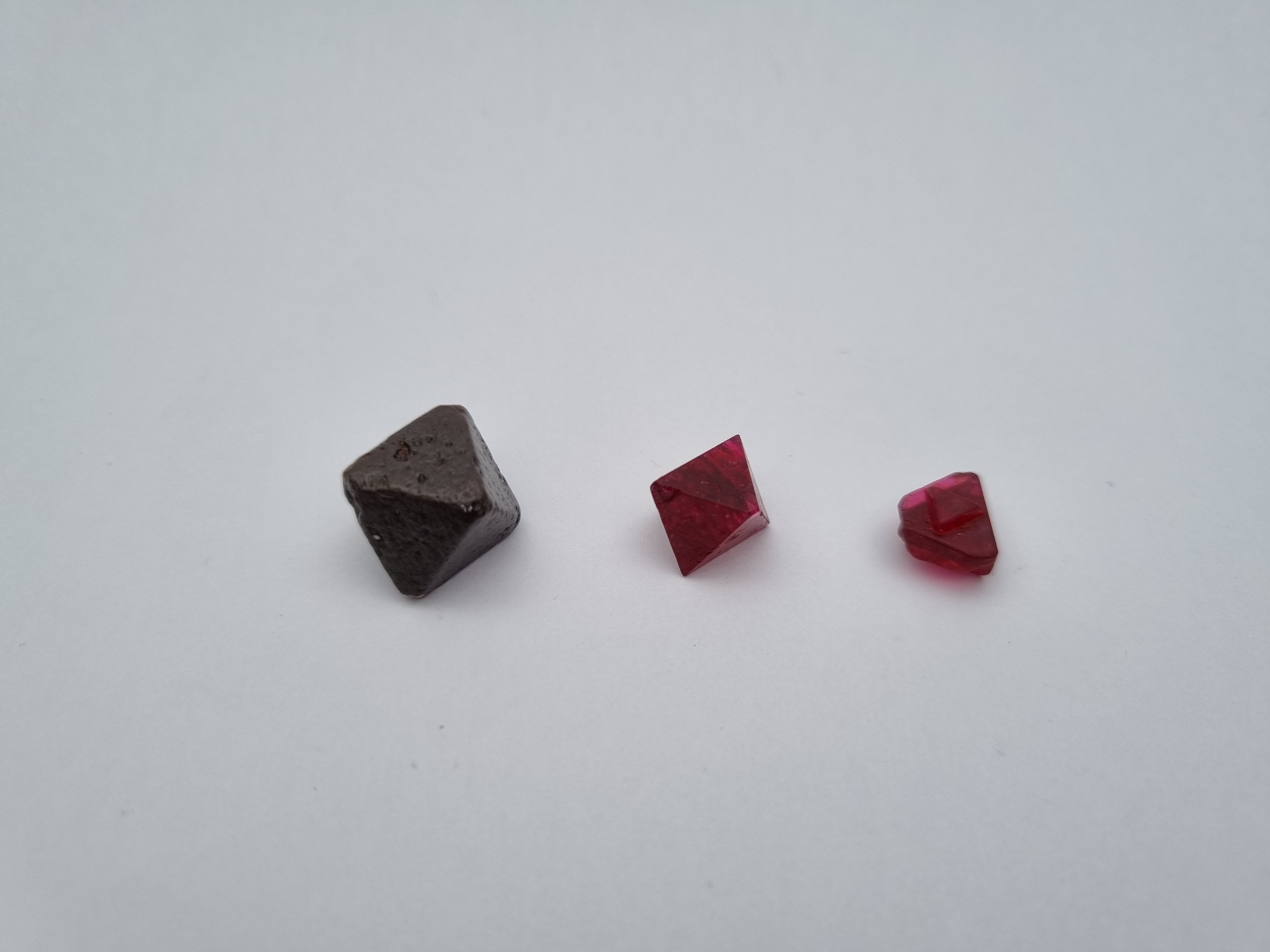 Rough spinel crystals 